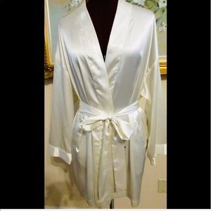 NWT VS RobeKimono (XS) Ivory Satin Pocket